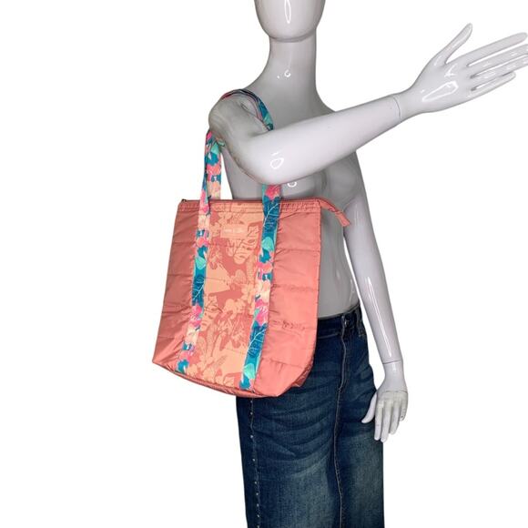 Emma & Chloe NWOT Quilted Totes Pink with Floral Print Straps Zipper Closure - Picture 2 of 8